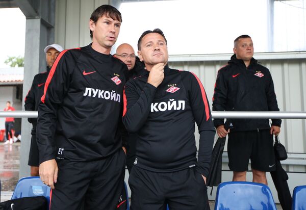 Тренеры Спартака Егор Титов (слева) и Дмитрий Аленичев