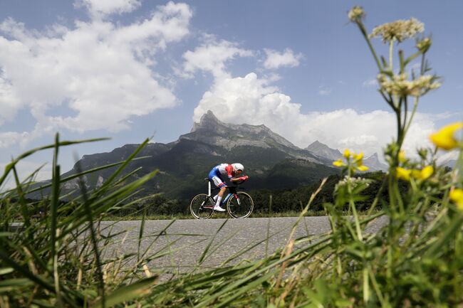 Голландский велогонщик команды Giant-Alpecin Том Дюмулен