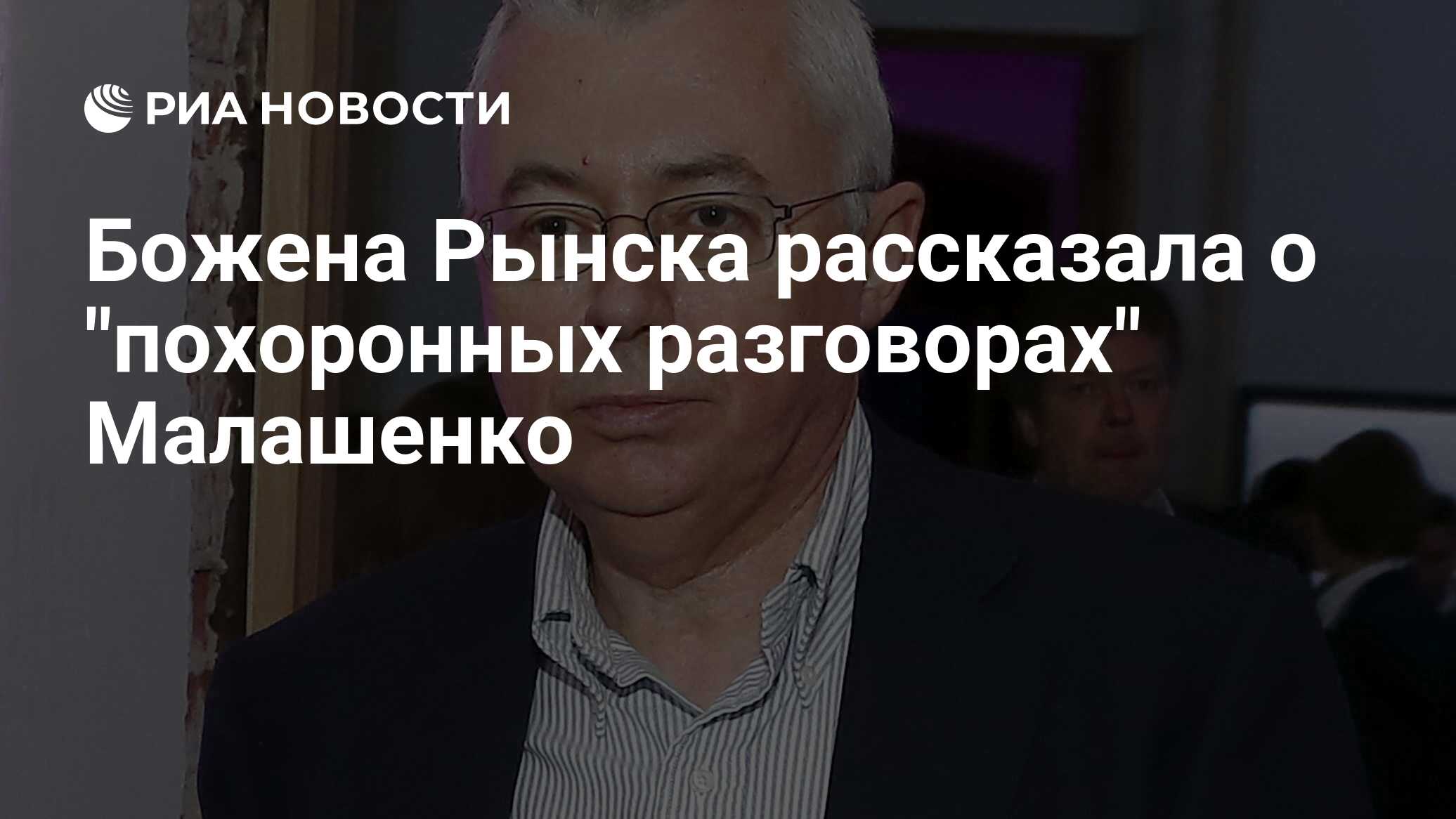 Кішкентай бөкселер порносын онлайн көру Клубтағы жалаңаш сиськи