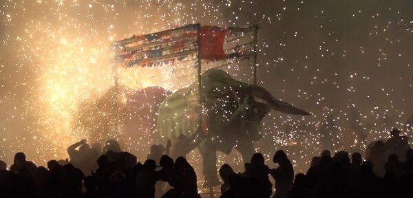 Порох и кровь: традиционный фестиваль фейерверков в Мексике