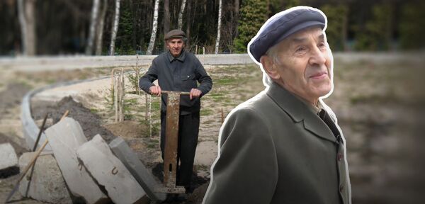 «Проще сделать самому»: 80-летний дед Вася сам построил дорогу, не дождавшись ответа от властей