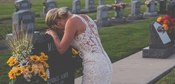 Свадьба после смерти: невеста увековечила память о возлюбленном